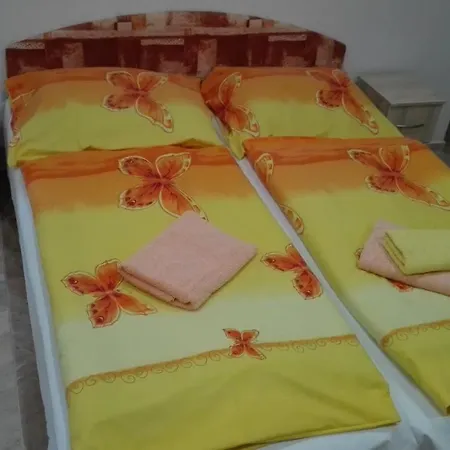 V Sukromi Haragova *